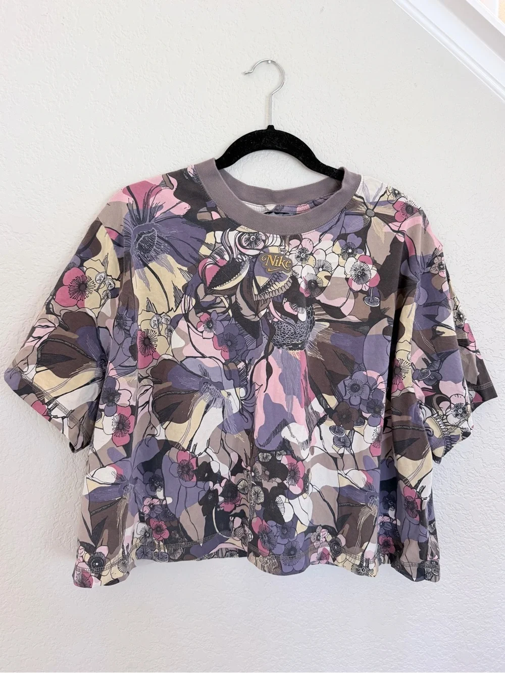 Nike Femme floral print crop top
